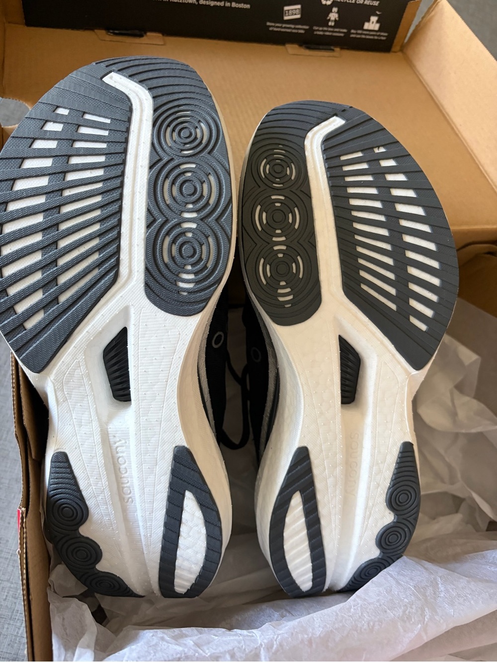 Saucony Endorphin Speed 5 NEW IN BOX - Picture 2 of 9